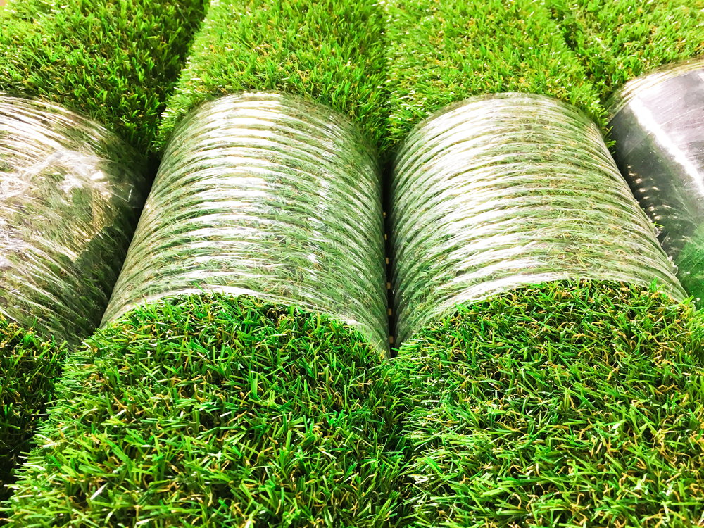 artificial-grass-installation-1 - HomeSelfe