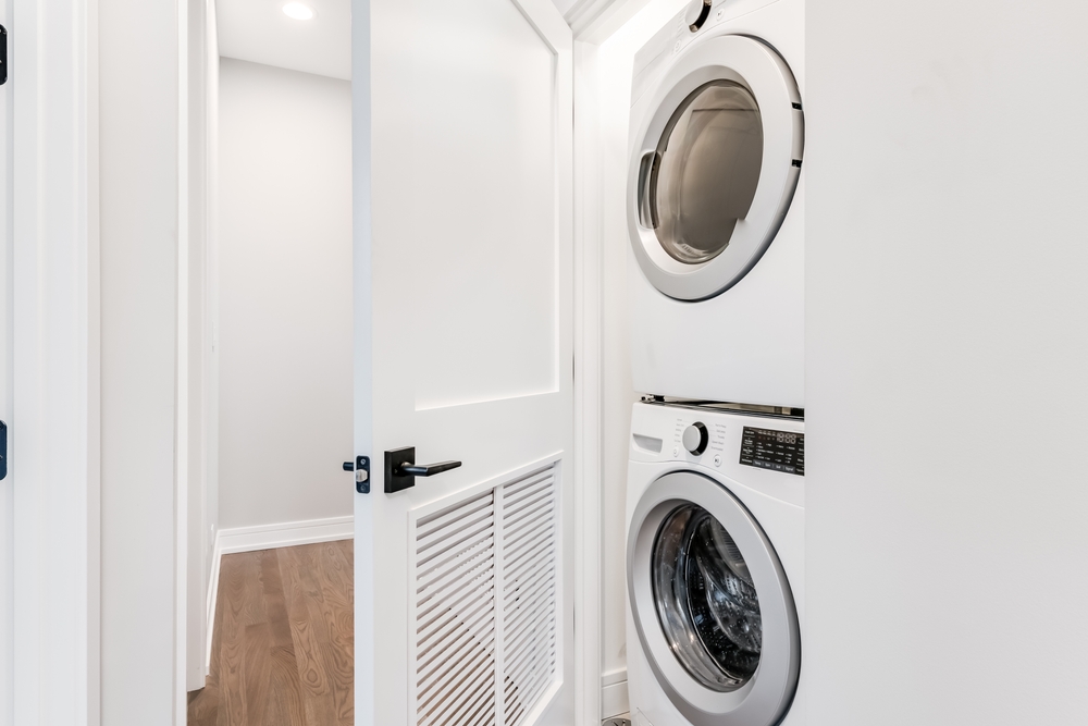 clean-up-on-savings-with-energy-efficient-stackable-washer-and-dryers